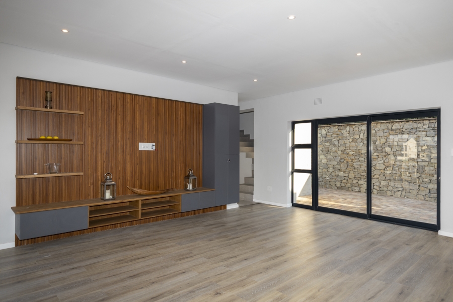 4 Bedroom Property for Sale in West Bank Eastern Cape